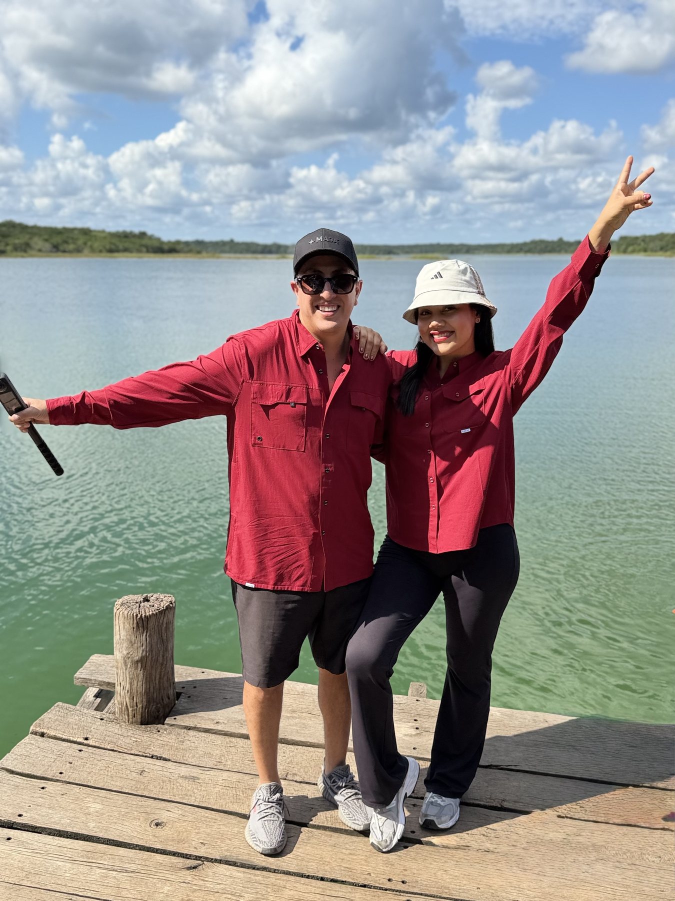Isay y Nath, creadores de Dónde Ir Playa