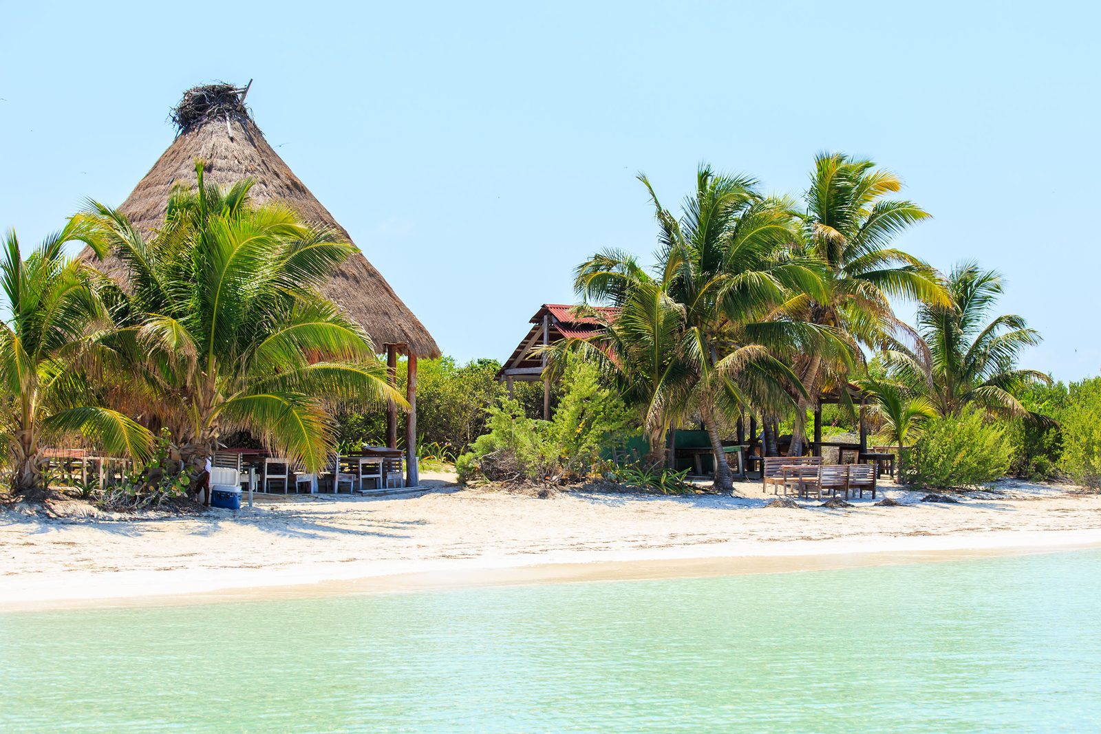 Comedor de palapa en Isla Contoy
