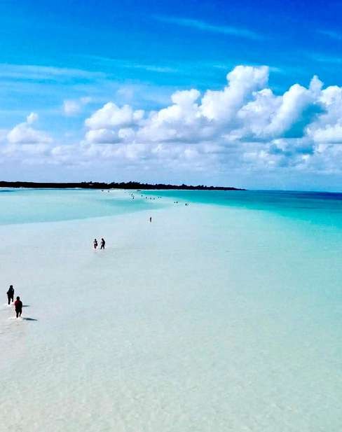 Playa de arena blanca en Holbox